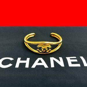 97P Chanel Vintage Coco Mark Bangle Bracelet Accessory Gold 02633
